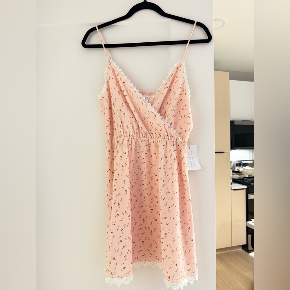Backyard Roses Chelsea Dress NWT Size Small - Picture 5 of 9